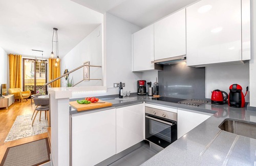 Centro Appartement | Camas Vacation Apartment by Solaga Holiday Homes