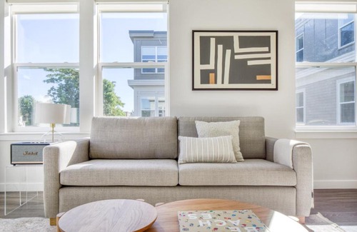 North Cambridge Appartement | Cambridge 2BR w WD Private access to Linr Park BOS-470