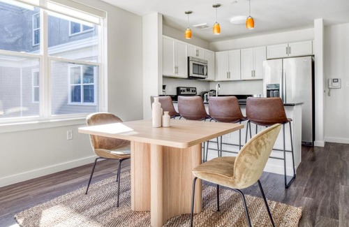 North Cambridge Appartement | Cambridge 2BR w WD Private access to Linr Park BOS-470