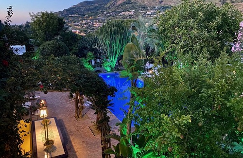 Panza Appartement | "Cambusa Cottage" with terrace, swimming pool and spa hot tub