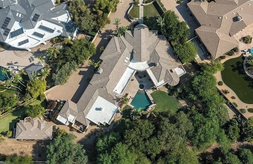 Paradise Valley Maison | Camelback Compound - 8 BR all ensuites. Heated Pool & Spa, Golf & 2 Guest Houses