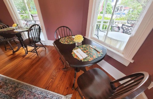 Gainesville Lit Et Petit-Déjeuner | Camellia Rose Inn- King Room
