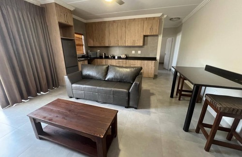 Potchefstroom Appartement | Camelot Guest House & Apartments