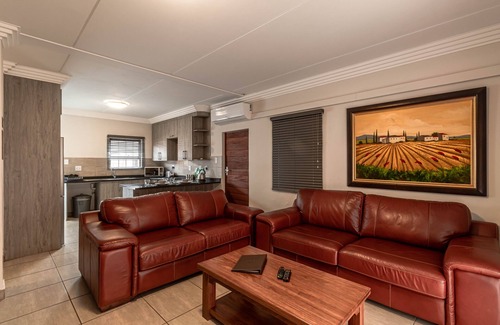 Potchefstroom Appartement | Camelot Guest House & Apartments