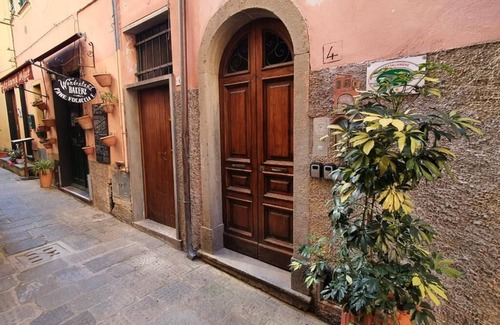 Cinque Terre Maison | Camera Singola All'interno di un Affittacamere in Pieno Centro Storico