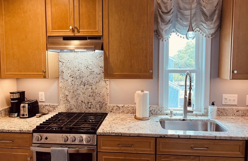 Winchester Appartement | Cameron Grace Brand New 1BR 1BA apt downtown Winchester