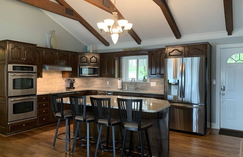 Belmont Maison | Camm's Lakeside Retreat (Close to Charlotte), Family-Friendly, Boat Available