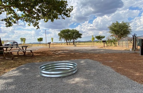 Cache Location De VR | Camp by the Wichita Mountains Wildlife Refuge