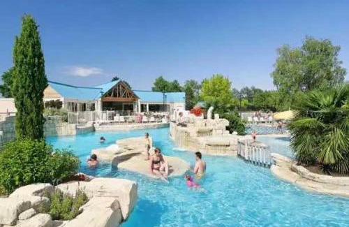 Sainte-Catherine-de-Fierbois Autre | Camping 5 étoiles - Parc aquatique - eebfed
