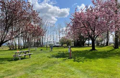 Lynden Location De VR | Camp in The Country From the Comforts of Your RV