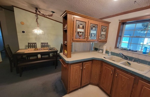 Pymatuning South Cabine | Camp Not Found - 3 Queen Bedrooms by the lake