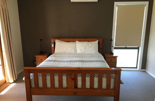 Greta Maison | Camp Road Cottage - located at Hunter Valley