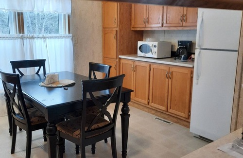 Dickson Township Maison | CAMP SMOKEY Manistee River/Tippy Dam/Caberfae Getaway!! Read our reviews!