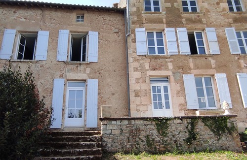 Champdeniers Maison | CAMPAIGN Rural gite, large house to welcome friends or family.