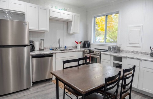 Alto Appartement | Campau Lake Sunnydays Studio Lakefront