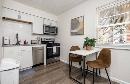 University District Appartement | Campbell at the Quad- 2BR 1BA Apt| North Campus