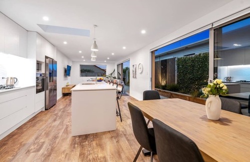 Mount Maunganui Maison | Campbell Retreat - modern easy living