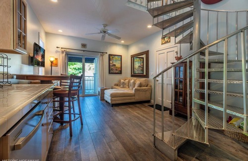 Historic Seaport Maison | Campbell Suite in Key West