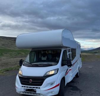 Hliðar Appartement | Camper Van 2018 Fiat capron A72 model