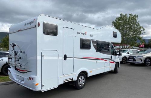 Hliðar Appartement | Camper Van 2018 Fiat capron A72 model