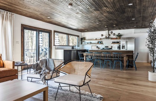 Palenville Maison | Campfire Lodge - Luxury Cabin, Kid Friendly