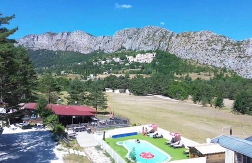 Saint-Auban Maison | Camping 2 étoiles - Piscine - ccbaehh