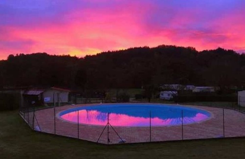Casties-Labrande Maison | Camping 3 étoiles - Piscine - eehgeh