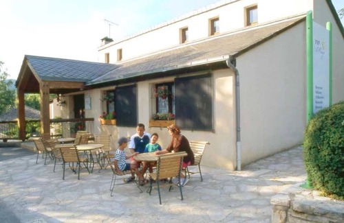 Meyrueis Maison | Camping 3 étoiles - Piscine - eeegge