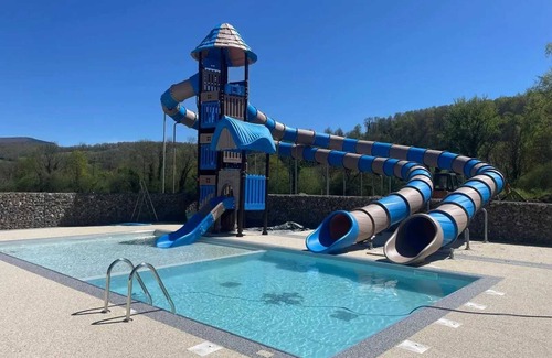 Seix Maison | Camping 3 étoiles - Piscine - ccaihga