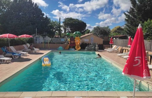 Massillargues-Attuech Maison | Camping 3 étoiles - Piscine - eehiif