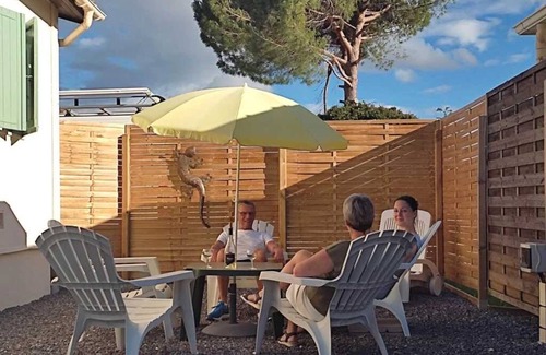 Massillargues-Attuech Maison | Camping 3 étoiles - Piscine - eehiig