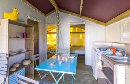 Lansargues Maison | Camping 4 étoiles - Piscine - ccbahdd