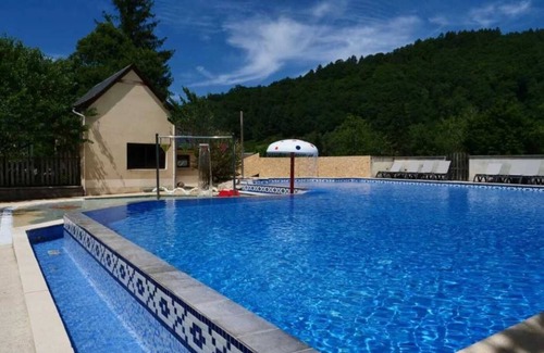 Monceaux-sur-Dordogne Maison | Camping 4 étoiles - Piscine - ef0bii
