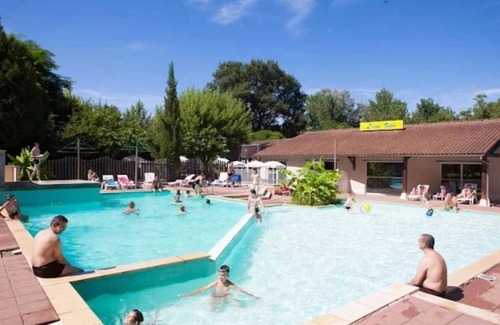 Carennac Maison | Camping 4 étoiles - Piscine - eebigg