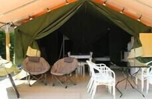 Banon Maison | Camping Flower l'Epi Bleu* - Free Flower 3 room apartment for 5 people without sanitary facilities