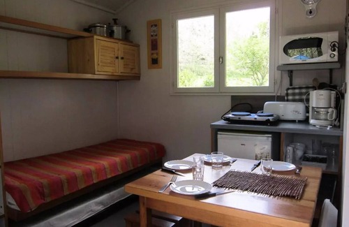 Saint-Paulien Maison | Cabanon Jaune Standard 12m² (sans sanitaires) (2ch - 4 pers) dont loggia 3m² 4 personnes