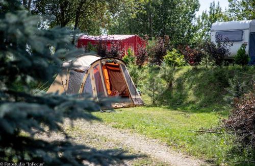 Grodziszcze Autre | Camping Forteca, parcele kempingowe nad wodą, z własnym namiotem lub przyczepą