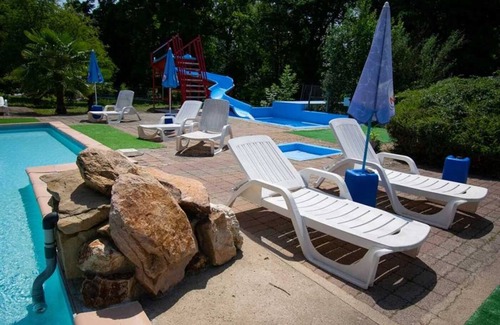 Saint-Honore-les-Bains Maison | Camping 3 étoiles - Piscine - ccbbhgb