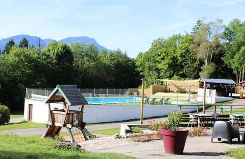 Miribel-les-Echelles Chalet De Ski | Camping Le Balcon de Chartreuse*** - Chalet Bouton d'Or 4 Personnes