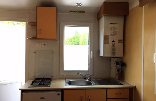 Thiviers Maison | Petit mobil-home 2 chambres - terrasse en bois non couverte - 20m² (R14 - R15 - 038) 3 personnes