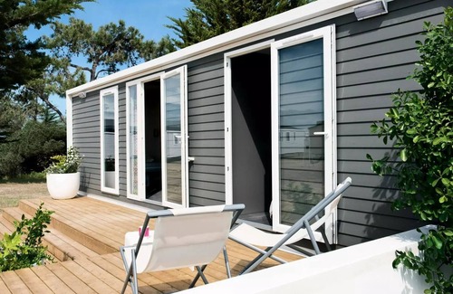 Boisseron Maison | Mobil-home PRESTIGE 33m² (2 chambres) - 2 Salles de Bains CLIMATISE / LAVE VAISSELLE / TV INCLUSE dans chaque chambre - terras