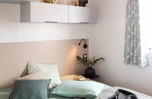 Cordelle Maison | Campsite Flower de Mars* - Mobile home Loire View 35m² Premium /3 bedrooms + TV + LV + Air conditioning + Covered terrace 6 people