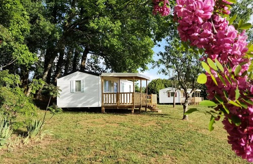 Soturac Maison | Mobil home 2 chambres panoramique Dordogne climatisé lave -vaiselle 6 personnes