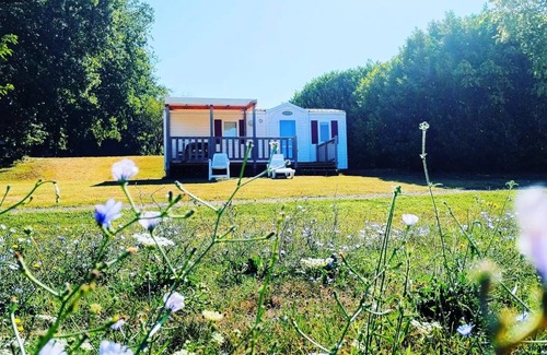 Soturac Maison | Mobil home 2 chambres panoramique Dordogne climatisé lave -vaiselle 6 personnes