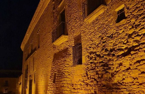 Peratallada Maison | Can Mas Pere - Authentic village apartment
