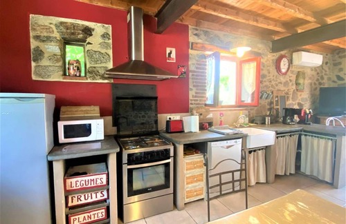 Eus Maison | CAN MASSOT - GITE AVEC PISCINE POUR 6 PERSONNES