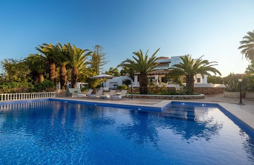 San Antonio Bay Villa | CAN RAVI