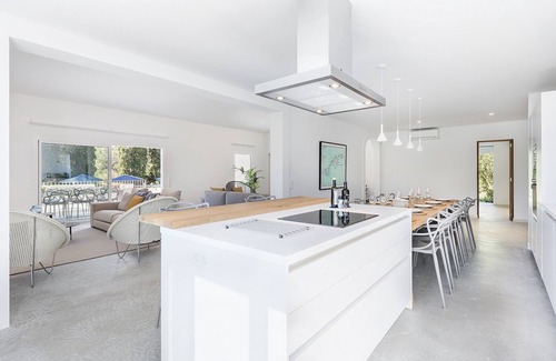 Urbanitzacio la Font Villa | Can Rueda est une villa de 6 chambres, 6 salles de bains