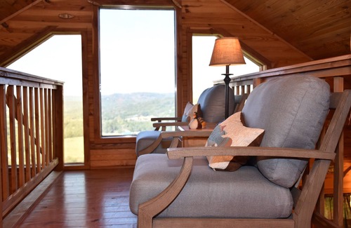 Eureka Springs Cabine | Can-U-Canoe Riverview - Cabine chaleureuse et confortable - Vue exceptionnelle sur le fleuve