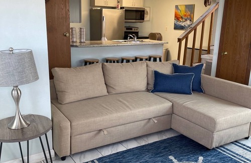 Lake Ozark Copropriété | Can you feel summer coming? A perfect vacation getaway! 2 Bed/2 Bath Lakeside